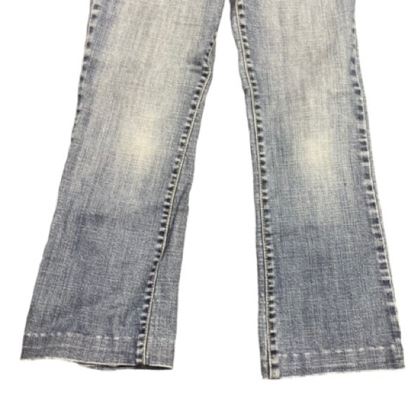 LIGH WASHED FLARED JEANS - Picture 7 of 8